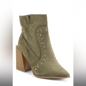 Yoki hotstone suede western bootie - Blonde 11 Olive Green - 6.5 New with Box